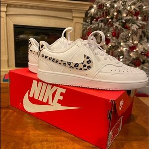 Nike Womens Court Vision Low